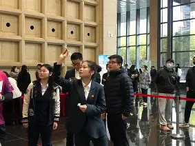 马赛窗口期防线松动；志在社区盾名次提升；质疑声仍在；阵容厚度经受考验