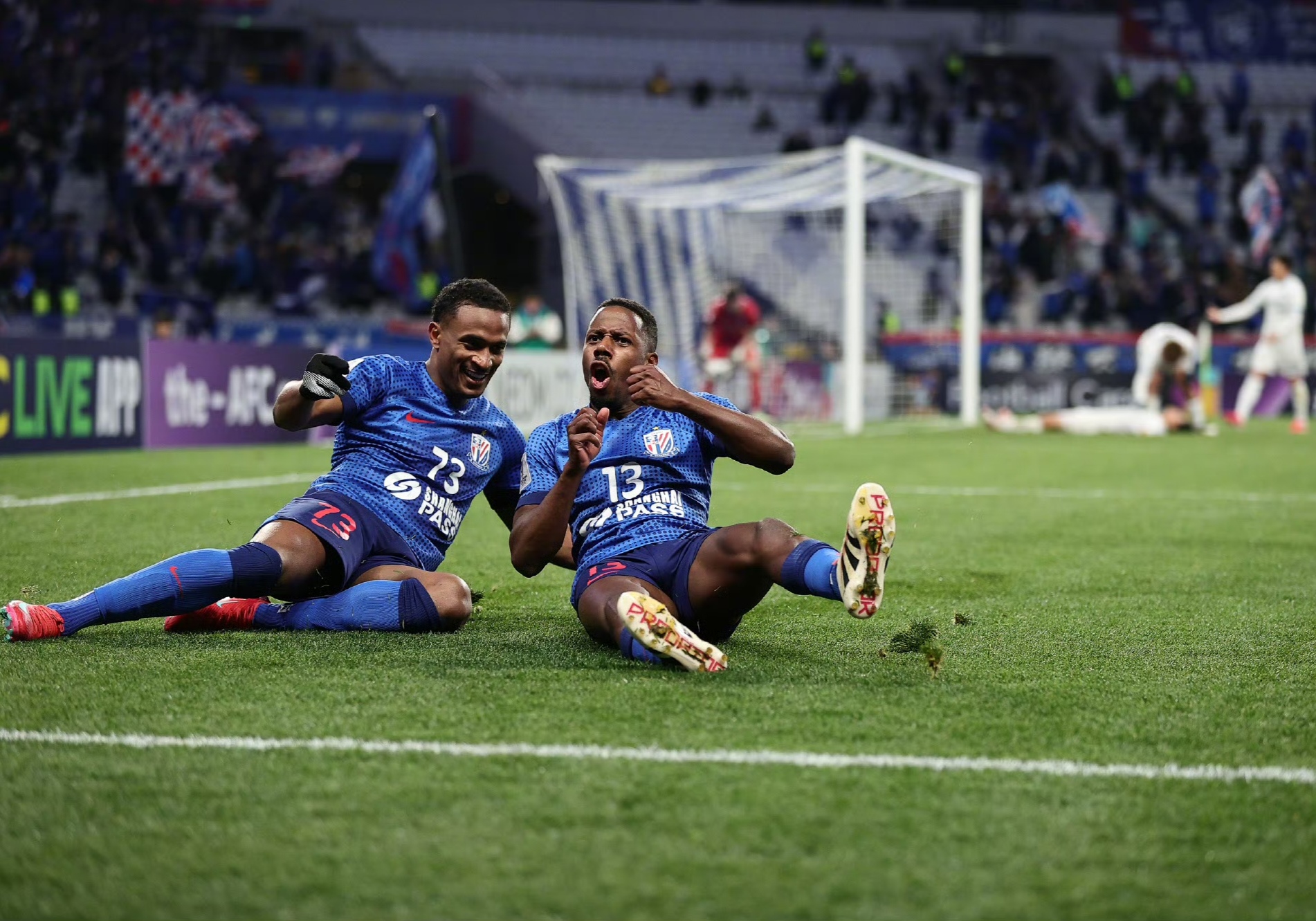 开云体育官网登录-清晨比利亚雷亚尔备战中超，豪取连胜细节曝光，压力陡增，轮换策略成焦点