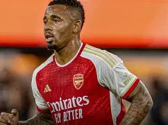 清晨足总杯焦点战，俄克拉荷马雷霆复出首秀，引发热议，球探报告显示潜力